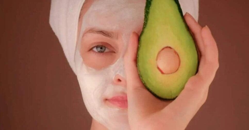 Como fazer solução com abacate para pele de porcelana, sem rugas e cheia de colágeno