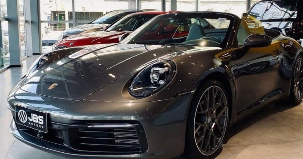 Porsche 911 Carrera Cabriolet (Foto Reprodução/YouTube)