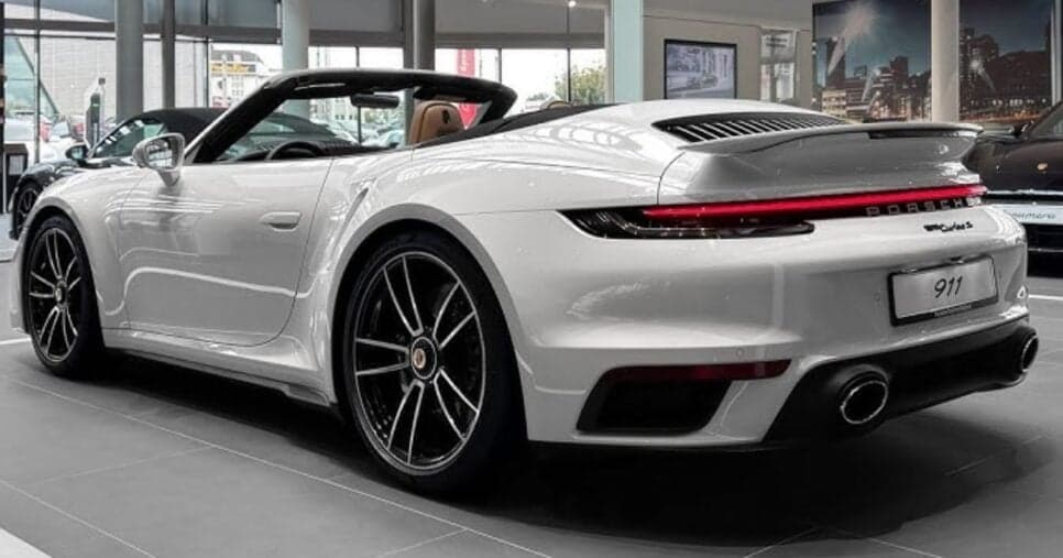 Porsche 911 Turbo S Cabriolet (Foto Reprodução/YouTube)
