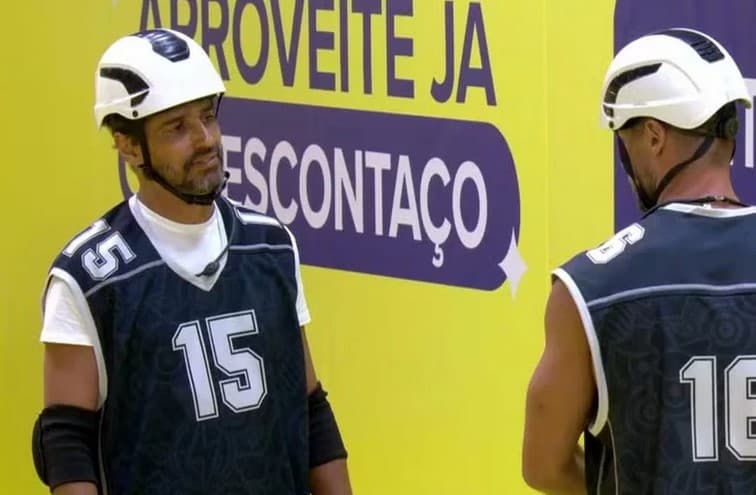 Cowboy e Jonas na primeira Prova do Líder (Foto: Reprodução / Globo)
