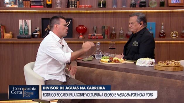 Rodrigo Bocardi em entrevista para Ronnie Von (Foto: Reprodução / RedeTV!)