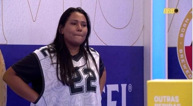 Chaiany é repreendida por Tadeu após se chamar de burra (Foto: Reprodução / Globo)
