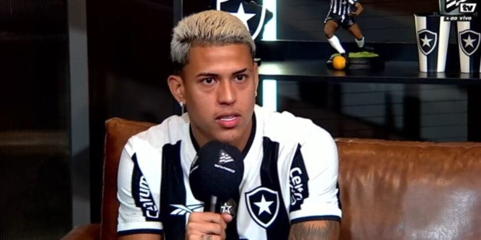 Matheus Martins está perto de deixar o Botafogo (Reprodução: Youtube)