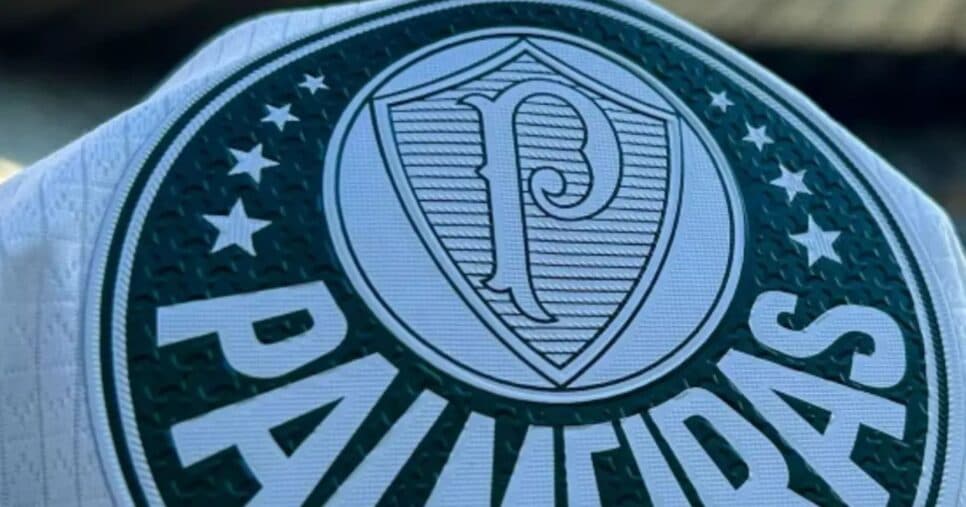 Leila bate martelo e assina contrato com reforço de R$ 30M no Palmeiras
