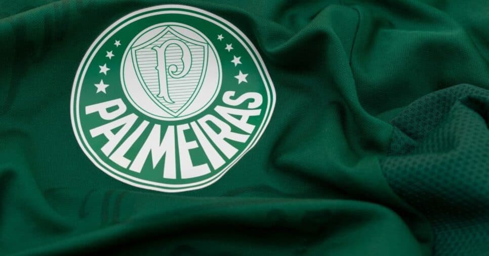 R$ 52,9M: Leila Pereira assina venda de titular goleador de Abel no Palmeiras em 2026