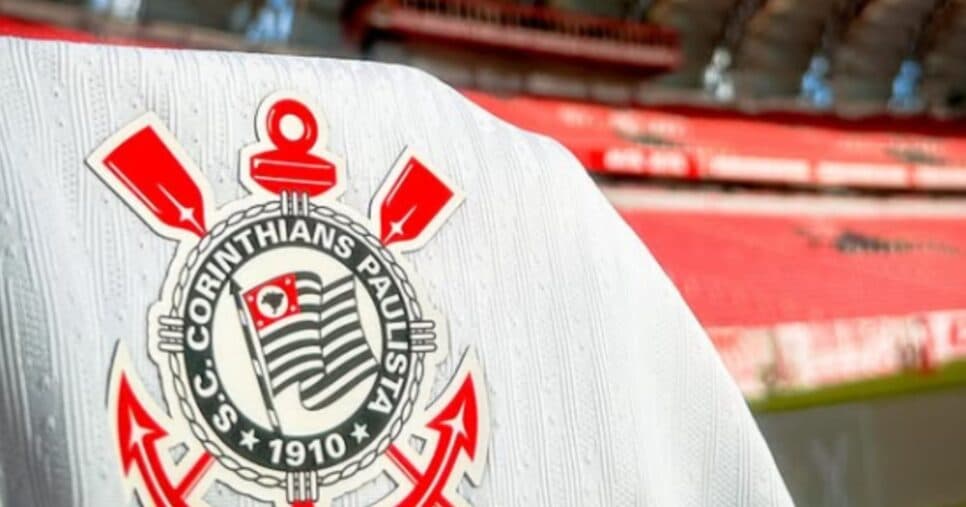 Dorival Jr é comunicado sobre saída de meio-campista de R$ 15M no Corinthians