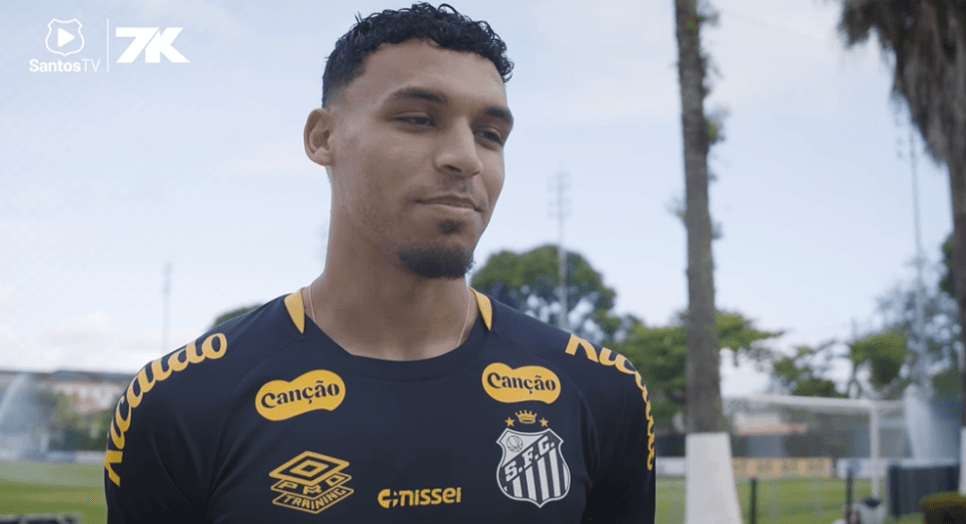Victor Hugo vai trocar o Santos pelo Atlético-MG (Foto: Reprodução/ SantosTV)