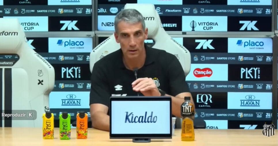 Vojvoda ciente de reforço: Santos avança para contratar zagueiro do Corinthians