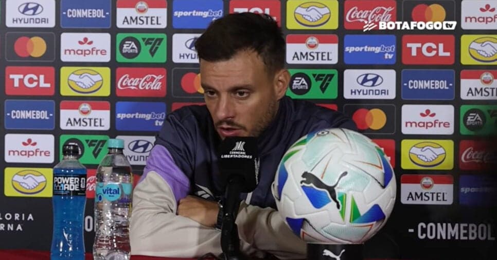 R$ 37M e substituto de Marlon Freitas: Botafogo acerta com craque pedido por Anselmi