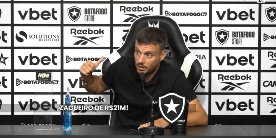 R$21M: Botafogo aprova chegada de zagueiro argentino ao elenco de Martín Anselmi