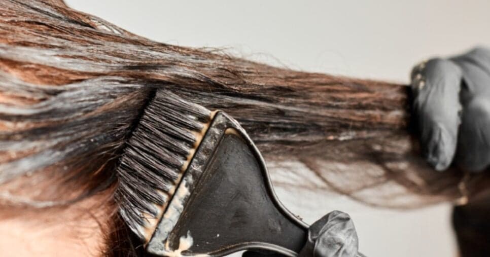 Fim do grisalho por mais de 30 dias: Como prolongar a cor do cabelo sem precisar retocar todo mês