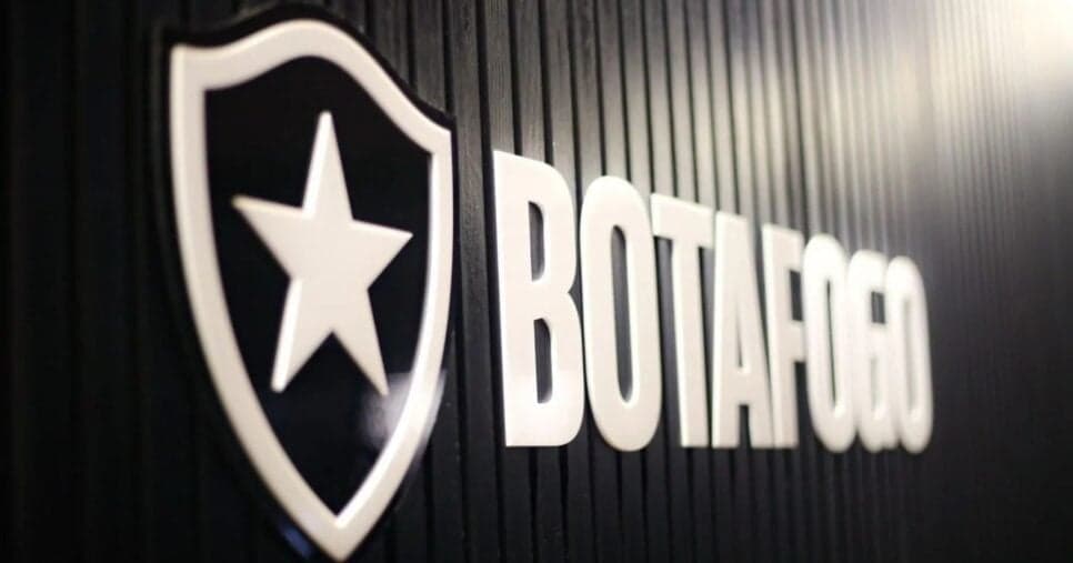 Botafogo encaminha contratação de zagueiro de R$1,8 milhões de clube do Brasileirão