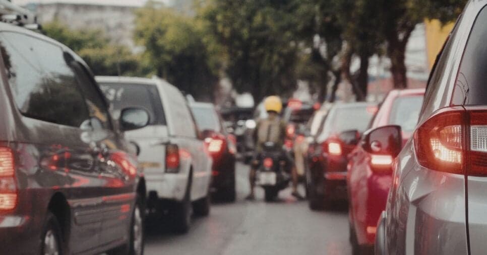 Nova cobrança por congestionamento e estacionamento público: Projeto de lei prepara 2 rombos a motoristas