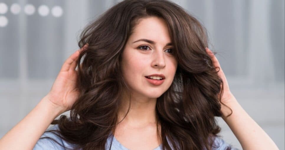 Sem escova e sem salão: Como conquistar cabelo volumoso no dia a dia sem esforço