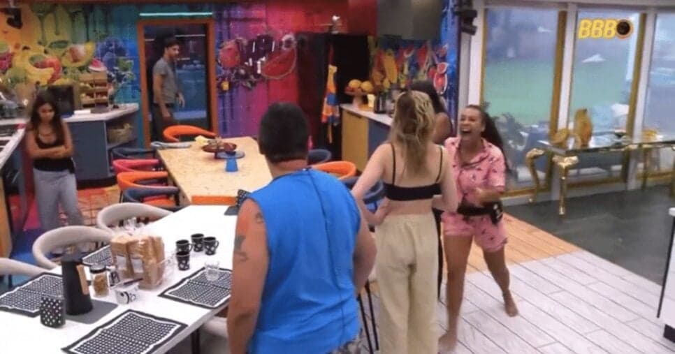 Sol fica aos berros, parte pra cima de Ana Paula no BBB26 e expulsão é exigida: "Porr@"
