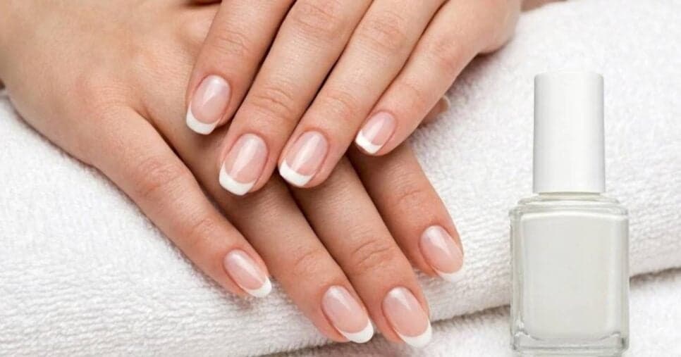 Essas 6 dicas simples fazem o esmalte durar dias a mais nas unhas sem descascar 