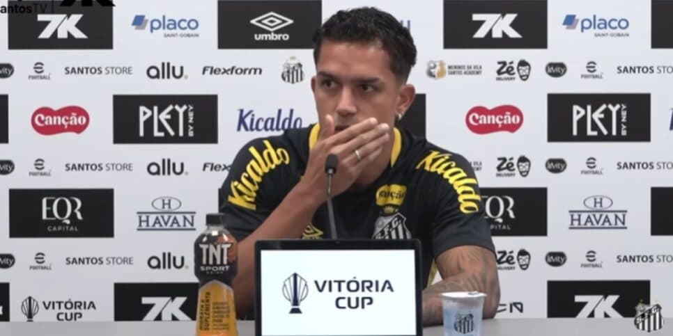 Igor Vinícius cumprirá suspensão contra o Velo Clube (Reprodução: Santos TV / Youtube)