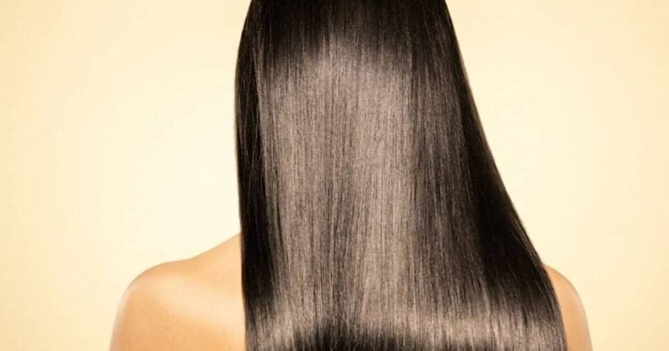 Como fazer banho de brilho caseiro que deixa o cabelo melhor que de salão