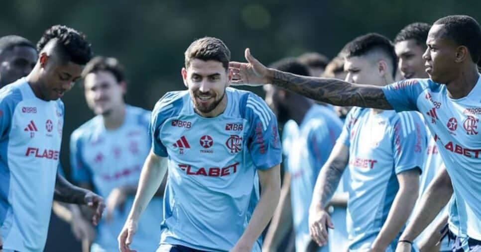 Jogador do Flamengo diz que filha foi humilhada por equipe de famosa cantora em hotel e polêmica vem à tona