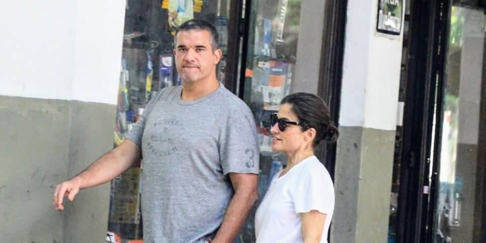 Renata Vasconcellos e Miguel Athayde flagrados na rua (Reprodução: Dan Delmiro / AgNews)