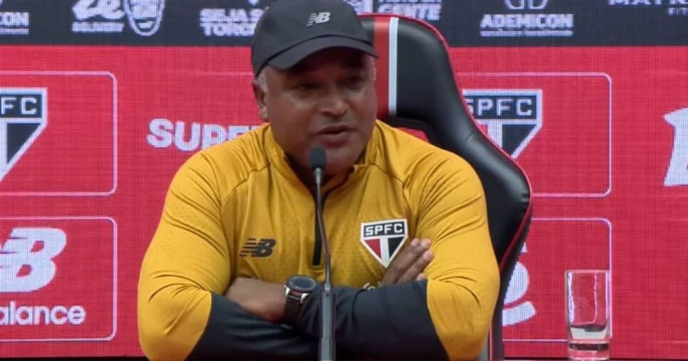 Roger Machado recebe atualização hoje (27/03) sobre saída de Tapia e mais um craque do São Paulo