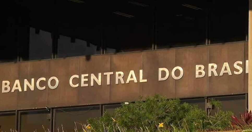 Atualizações de hoje (03/04): Banco Central informa o que pode encerrar contas na Caixa, Bradesco e mais
