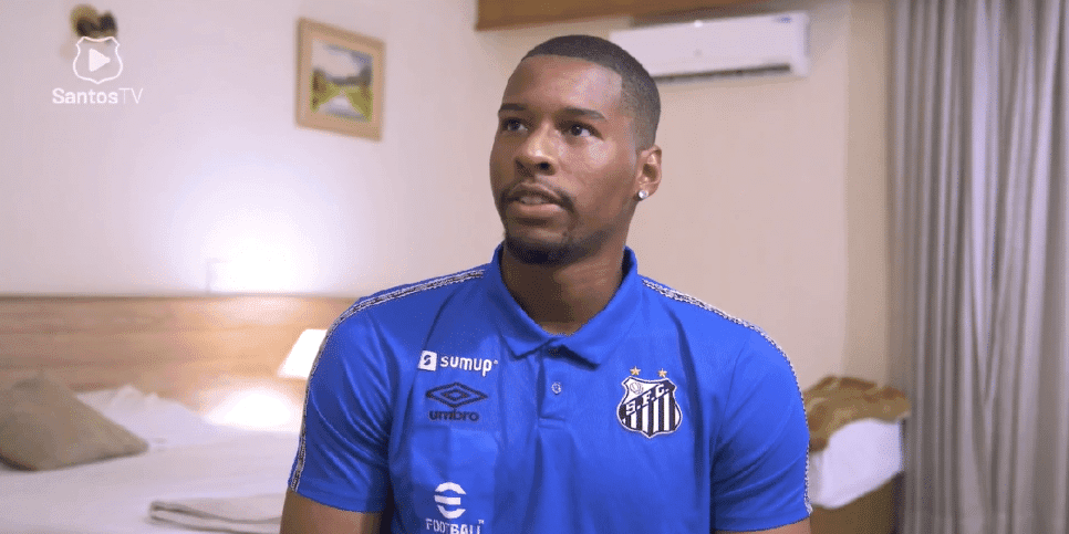 Diógenes no CT Rei Pelé (Foto: Reprodução/Santos TV)