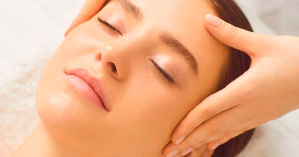 Massagem para o rosto redondo (Foto: Reprodução) 