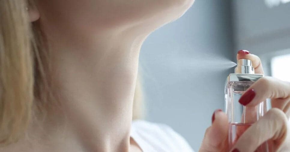 Bombando em maio: 5 perfumes femininos ideais para ficar cheirosa no trabalho sem exageros