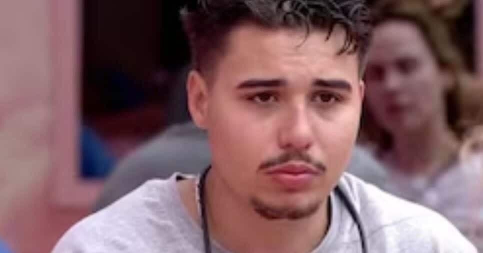 Pedro Henrique no BBB26 apertou botão de desistência (Foto: Reprodução / Globo)