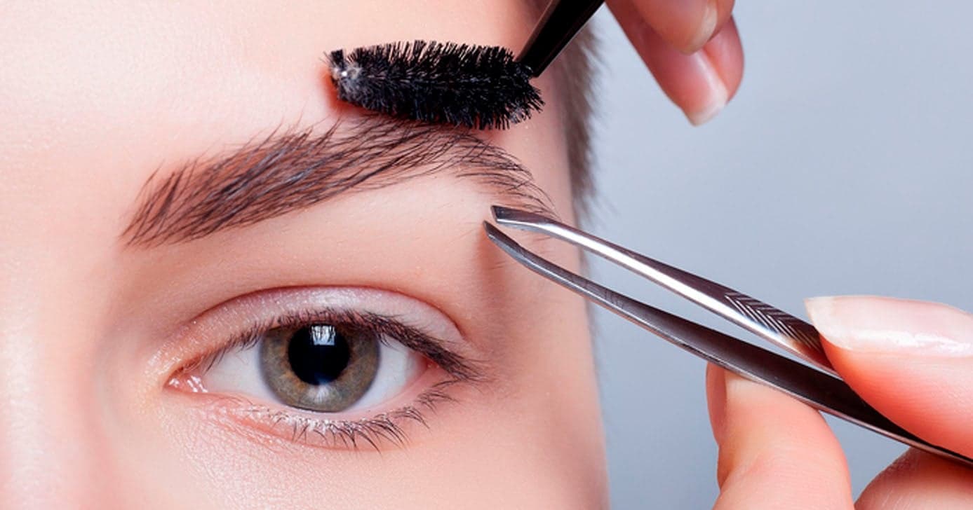 Tchau, micropigmentação: Como fazer para realçar a sobrancelha em casa de forma natural