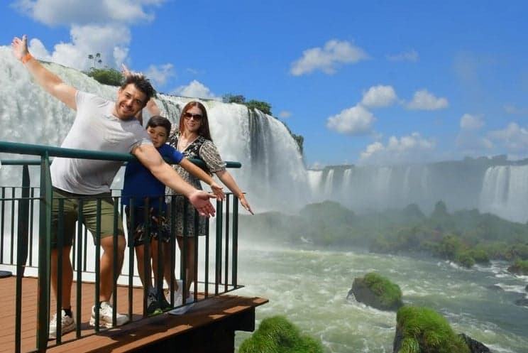 Cézar Lima ao lado da família (Foto: Reprodução / Instagram)

