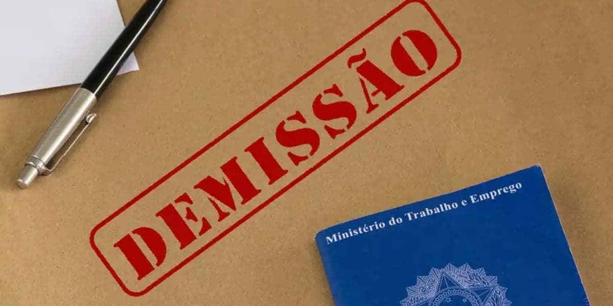 Demissão por WhatsApp é permitida na lei trabalhista (Reprodução: Divulgação)