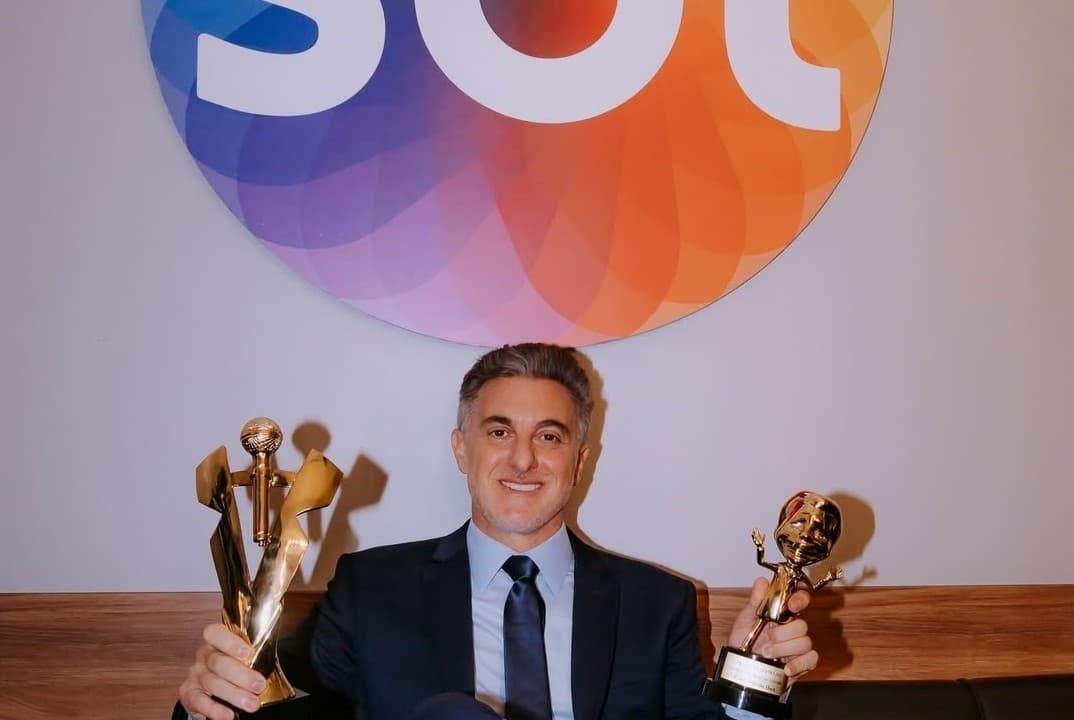 Luciano Huck foi no SBT (Foto: Reprodução / Instagram)
