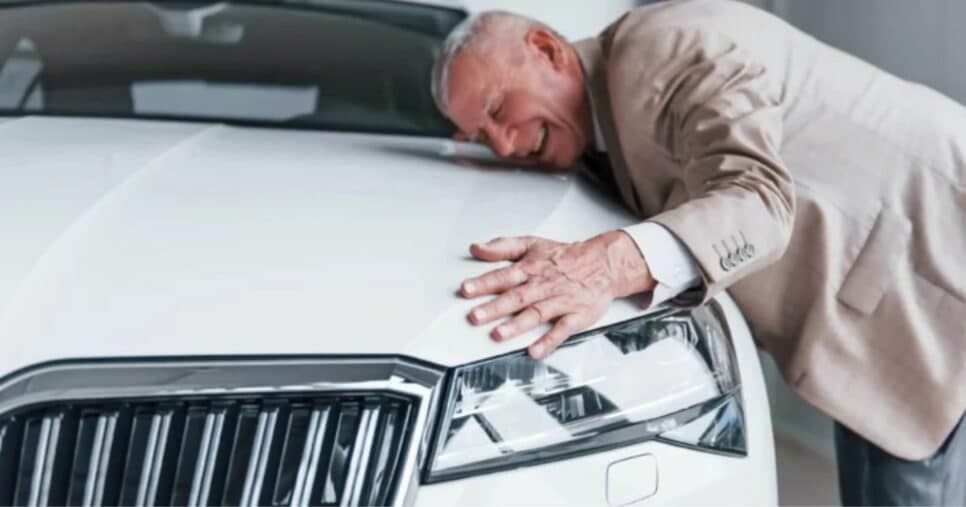 Projeto de lei prepara desconto de 25% para idosos 60+ na hora de comprar um carro 0km