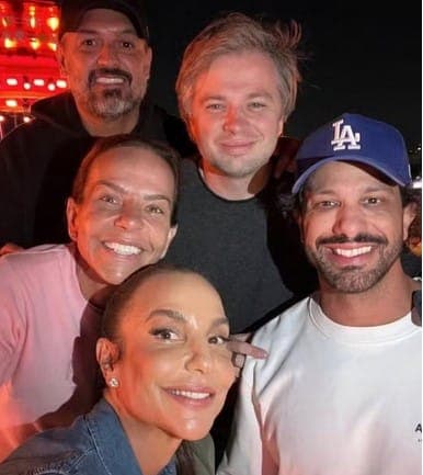 Ivete Sangalo com Tiago Maia (à direita) e amigos (Foto: Reprodução / Instagram)