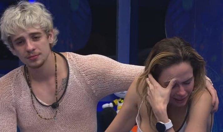 Ana Paula contou primeiro a Juliano sobre morte do pai (Foto: Reprodução / Globoplay)
Ana Paula contou primeiro a Juliano sobre morte do pai (Foto: Reprodução / Globoplay)