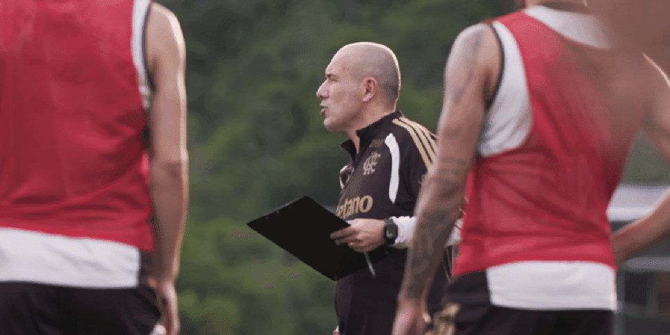 Leonardo Jardim vibra com retorno de zagueiro de R$ 60M e mais 6 reforços no Flamengo