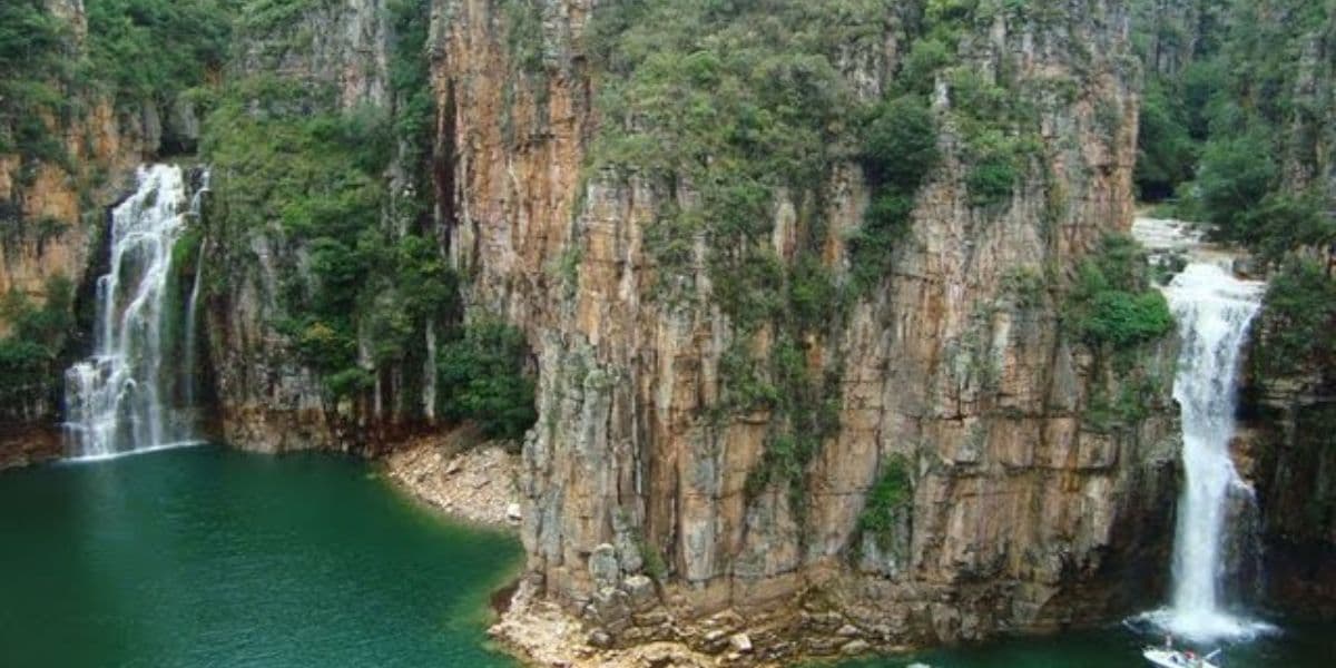 Montalvânia tem muito contato com a natureza (Reprodução: Youtube)