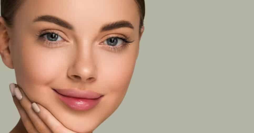 4 cuidados simples com a pele que evitam rugas após os 35 anos