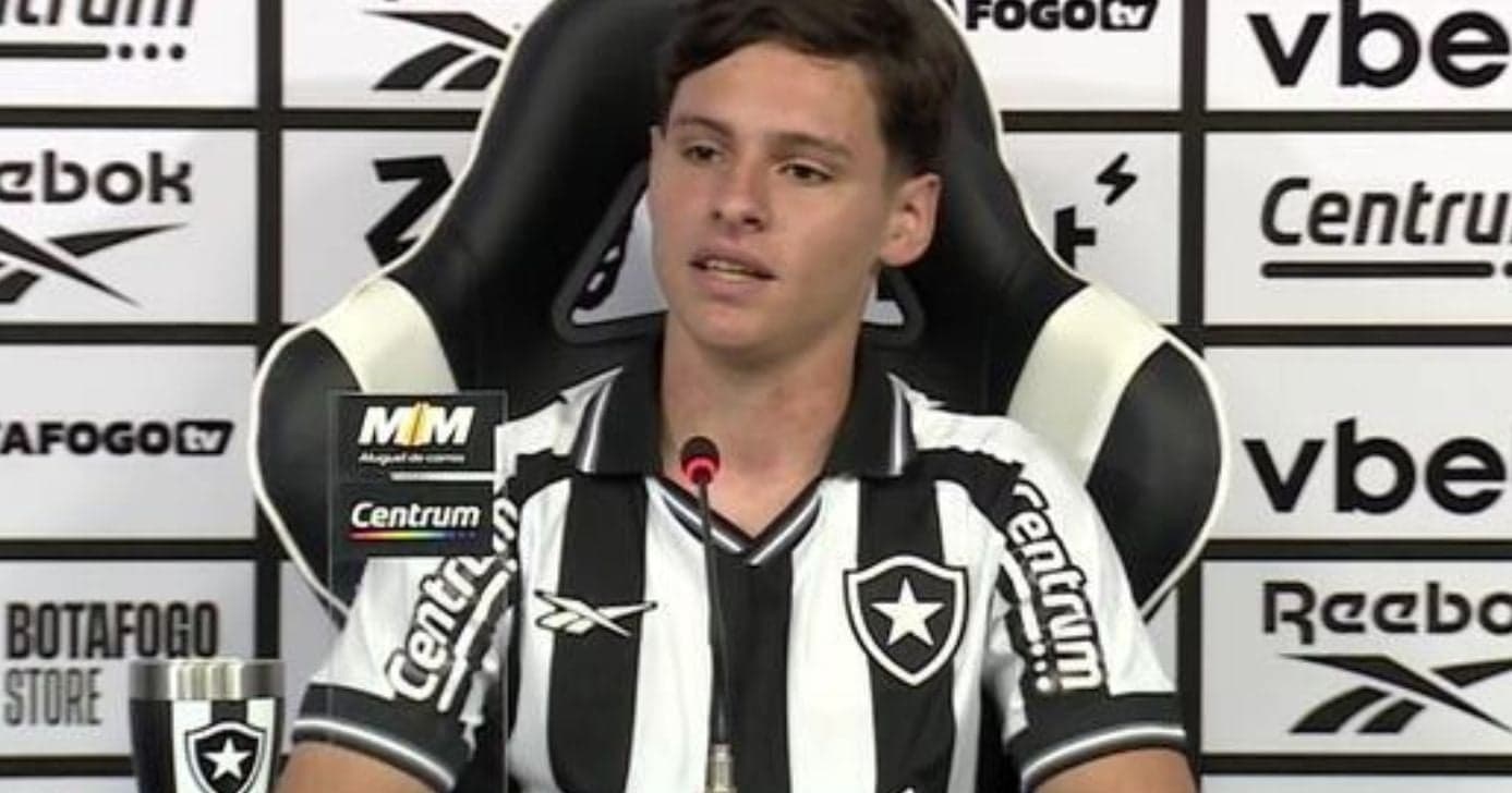 SAF do Botafogo topa vender o atacante Álvaro Montoro por R$149 milhões