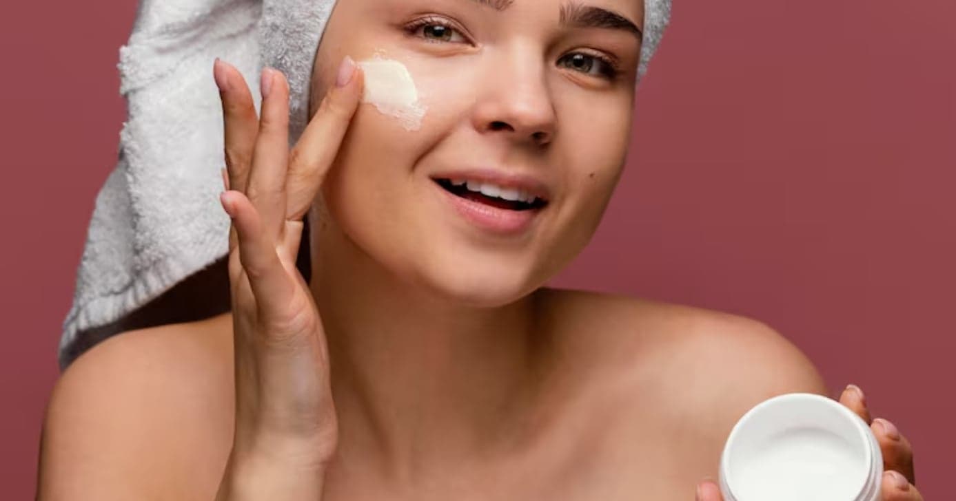 Rejuvenesça hoje: 3 cremes faciais caseiros potentes que apagam os sinais da idade