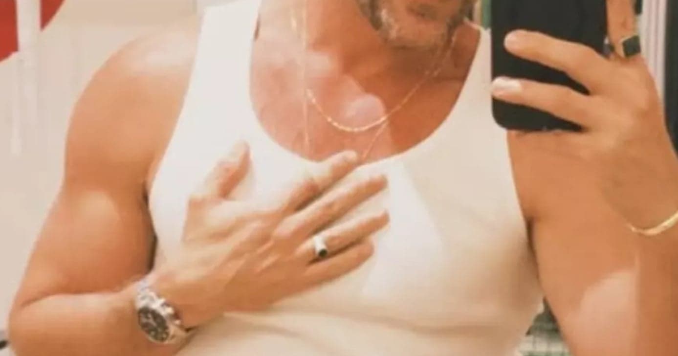 Bissexual assumido, galã da Globo detalha relação aberta com famosa: "Medo de perder"