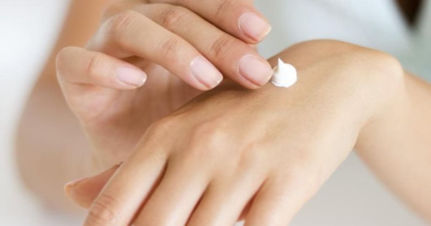 Adeus, manchas: 6 cremes poderosos que rejuvenescem as mãos rapidamente