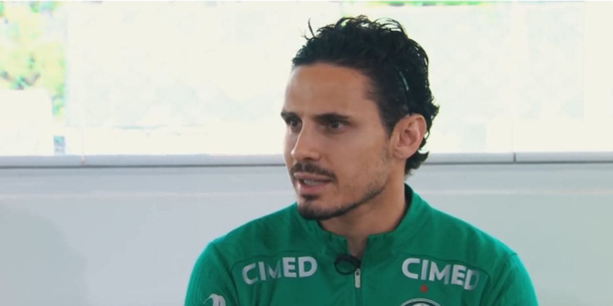Raphael Veiga ainda sonha em jogar no Palmeiras (Reprodução: GE TV)