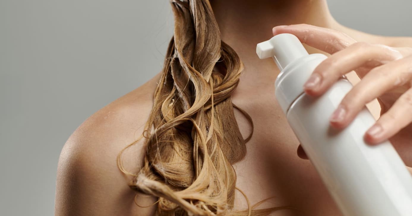 Usa no shampoo: O ingrediente de R$ 2 que faz o cabelo crescer o dobro