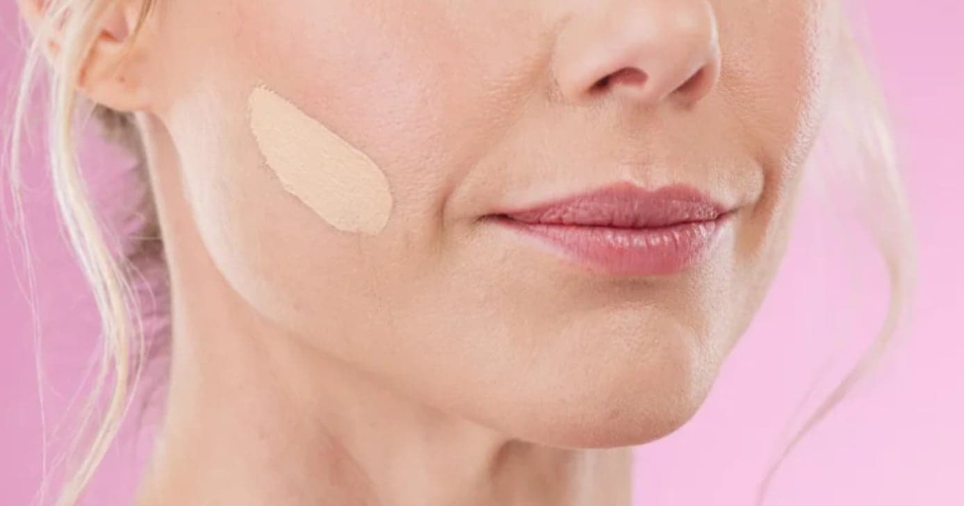 7 melhores bases para peles maduras que cobrem rugas profundas
