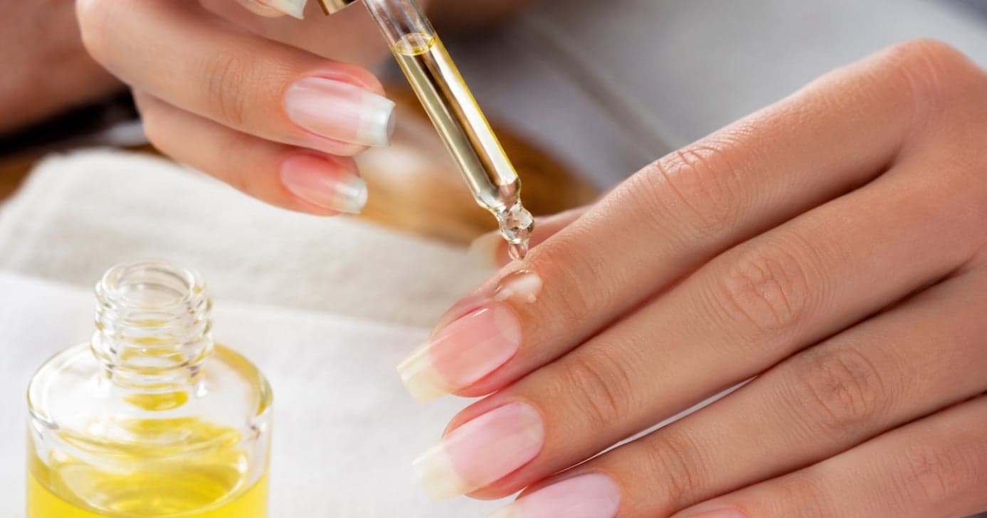 Manicures recomendam: Óleo natural deixa cutículas bonitas, unhas grandes e inquebráveis