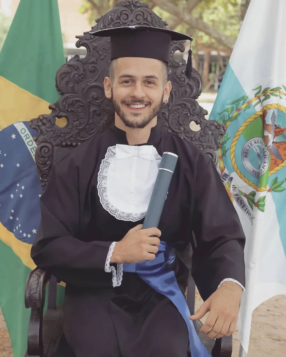 Ator Davi Lucas, que brilhou em Ti Ti Ti, se formou em Psicologia (Foto: Reprodução/ Instagram) Ator Davi Lucas, que brilhou em Ti Ti Ti, se formou em Psicologia (Foto: Reprodução/ Instagram)