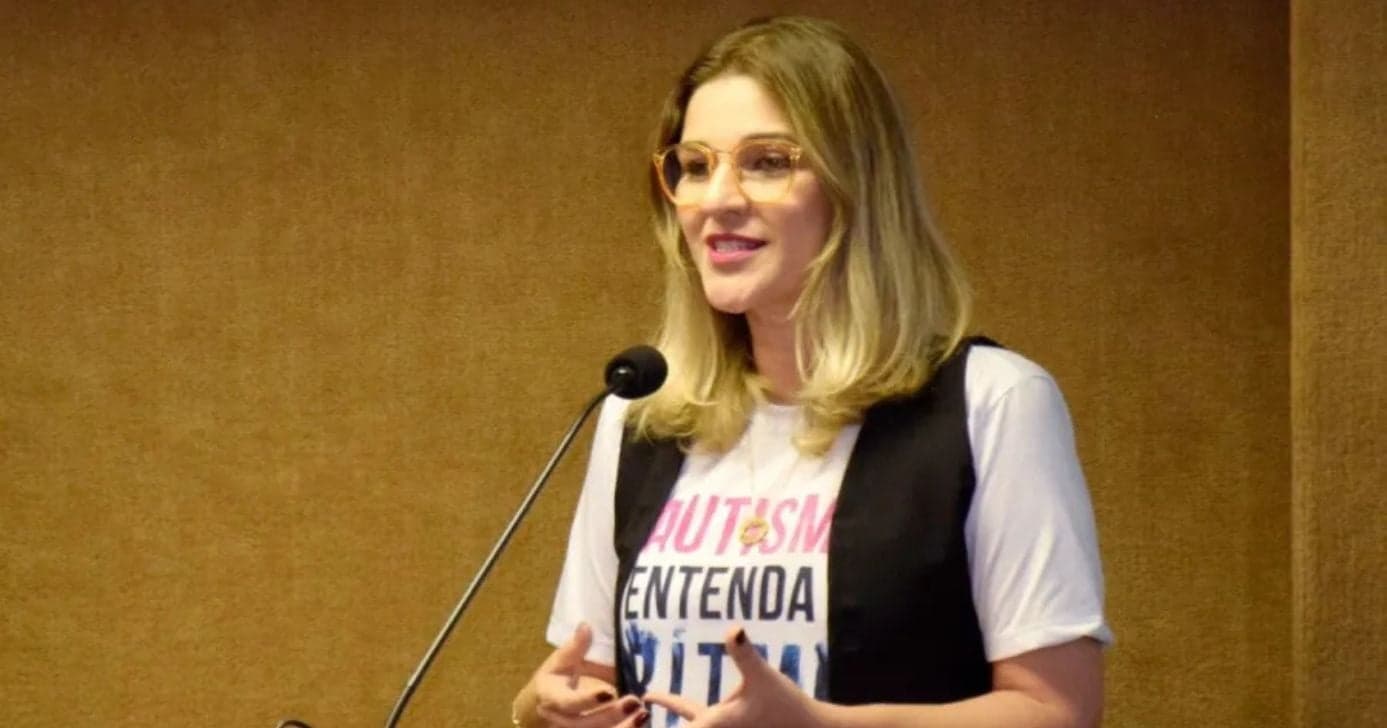 Apresentadora Helga Oliveira, do Globo Esporte RN, morreu aos 51 anos (Foto: Reprodução/ Internet)